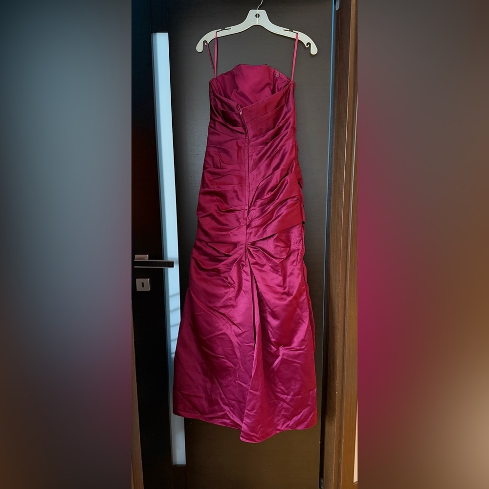 Elegant Strapless Wine Dress